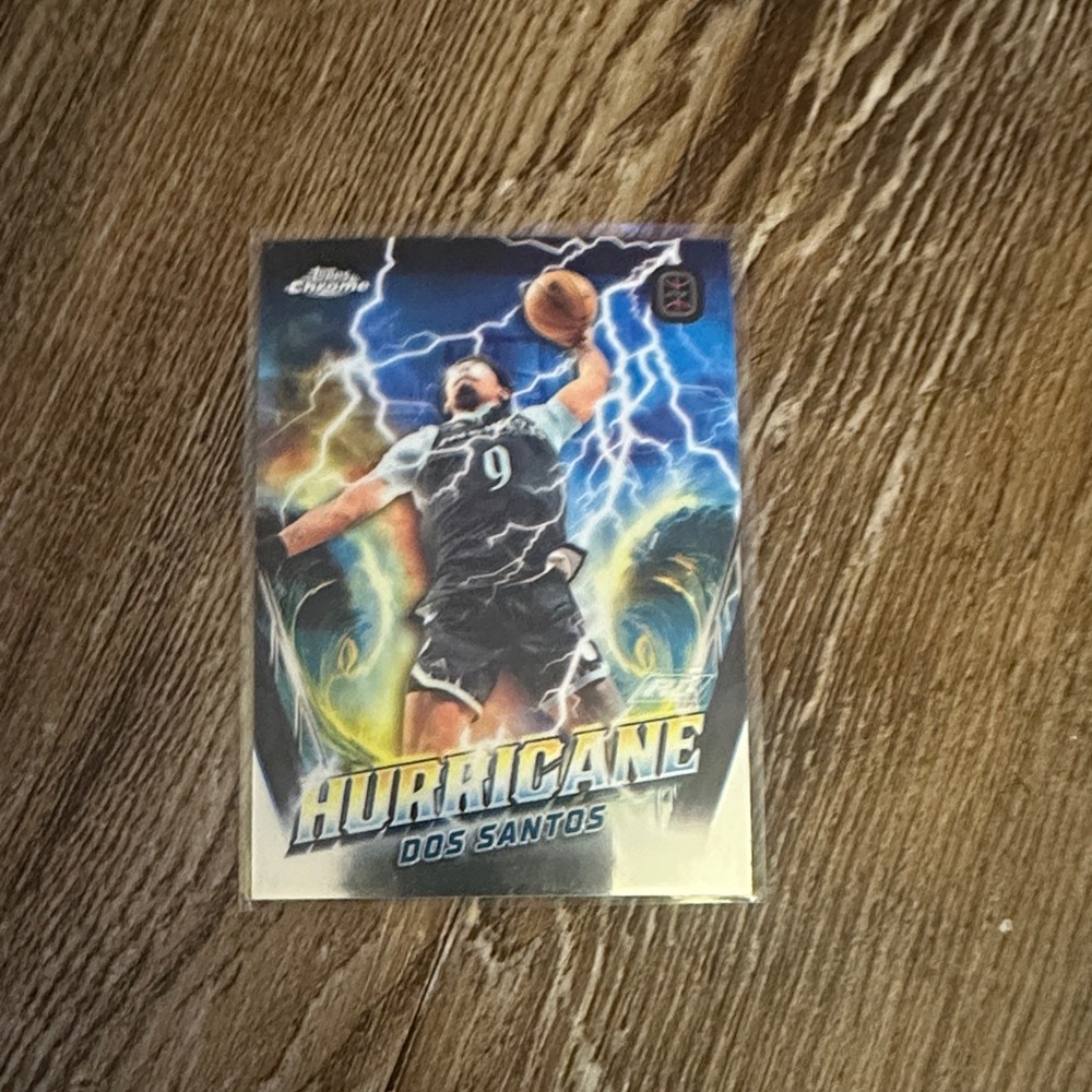 Topps Chrome Hurricane Dos Santos Trading Card